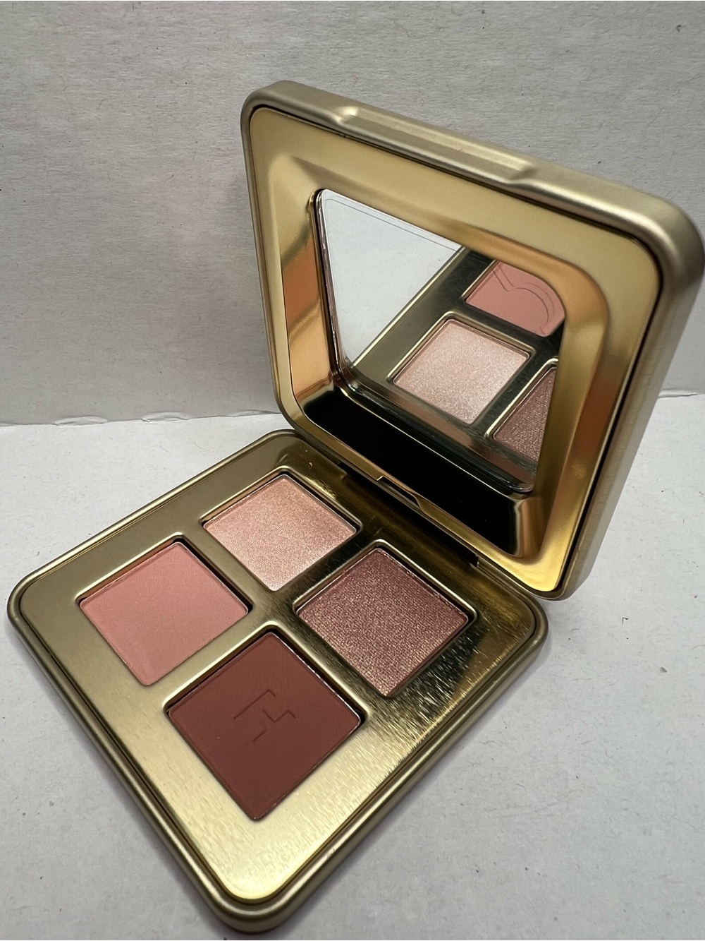 Hourglass Curator Eyeshadow Palette